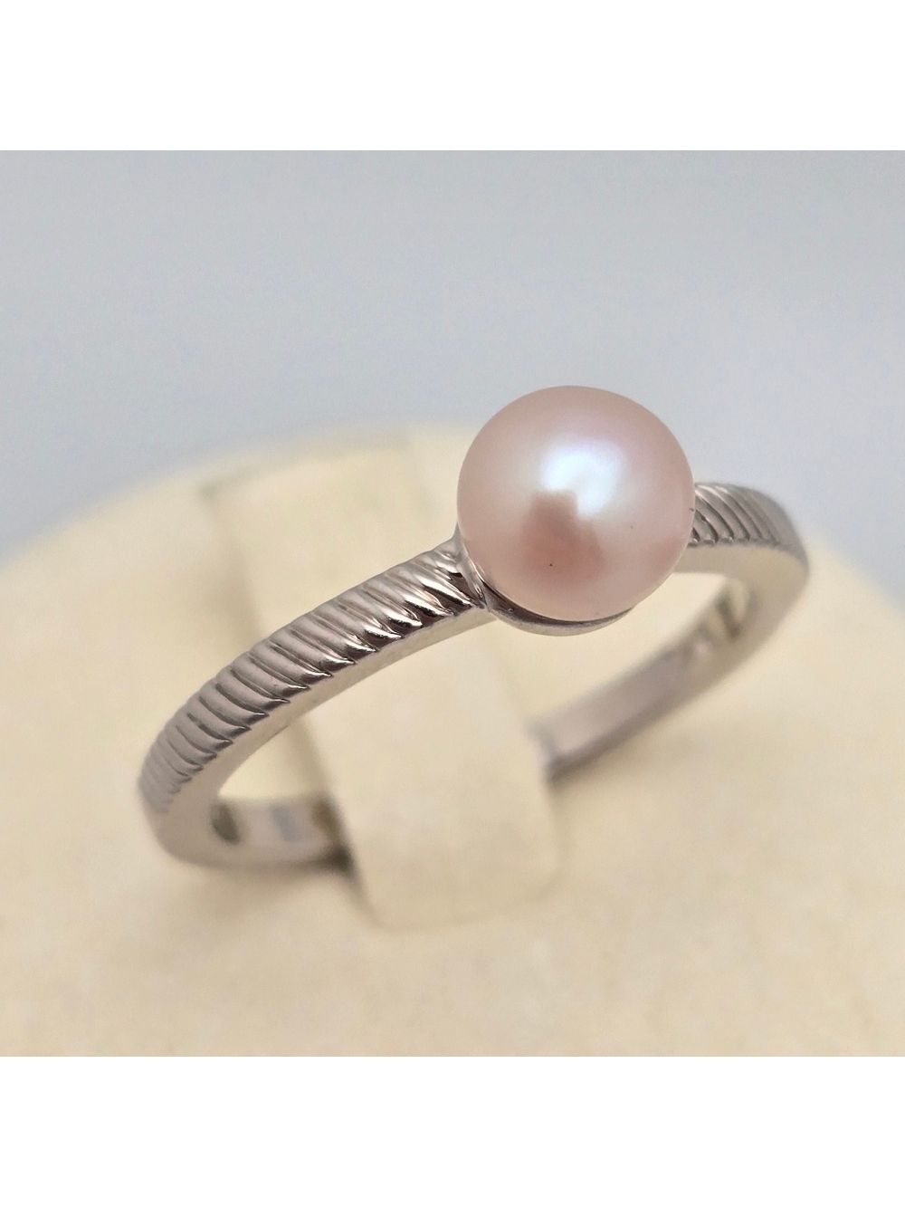 Freshwater Cultured Pink Pearl Ring Silver Tone Size 8 NWOT Romantic Delicate